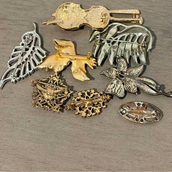 8 Vintage and Contemporary Brooch Set with Gold and Silver Accents rhinestones - Picture 2 of 8